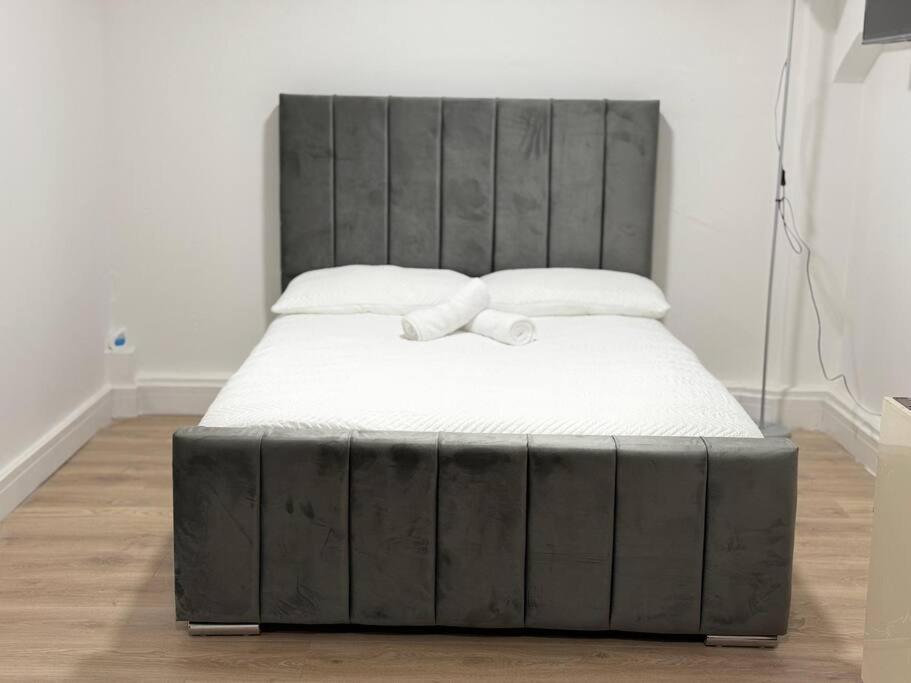 Modern 1 Bedroom - 5 Min Walk From Princess Street Eb1 Apartamento