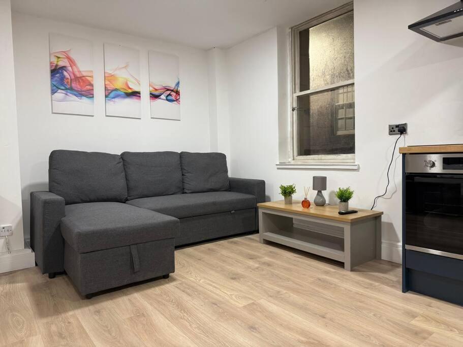Apartamento Modern 1 Bedroom - 5 Min Walk From Princess Street Eb1