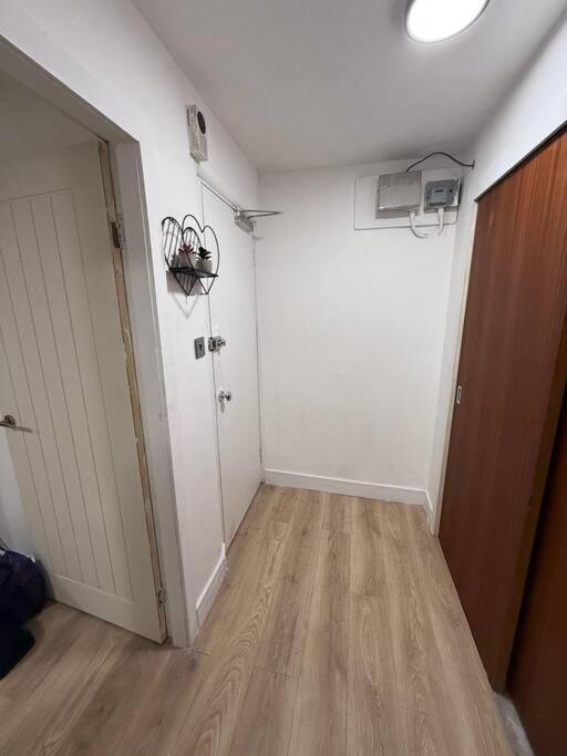 Apartamento Modern 1 Bedroom - 5 Min Walk From Princess Street Eb1 *